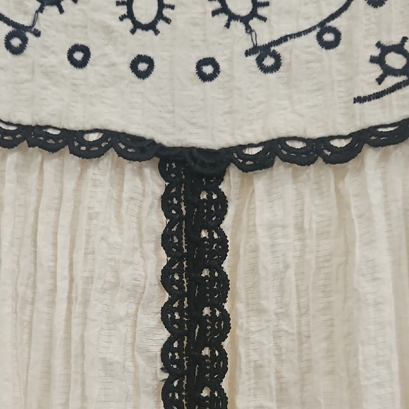 Mine Cream Ruffled Bib Collar Blouse - Picture 5 of 9